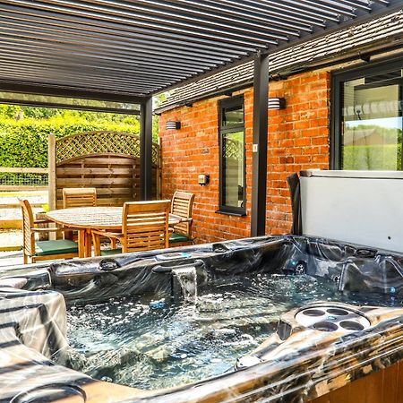 Cottage With Hot Tub - Near Cheltenham And Tewkesbury מראה חיצוני תמונה